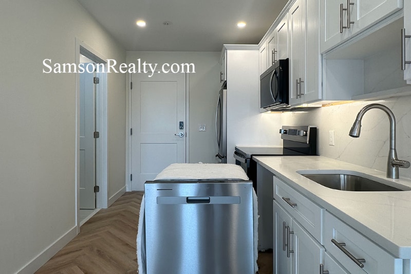 Building Photo - 381 Wickenden St