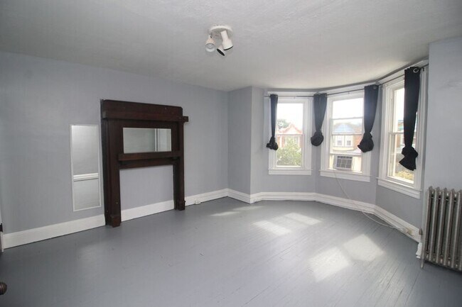 Building Photo - 3010 Guilford Ave