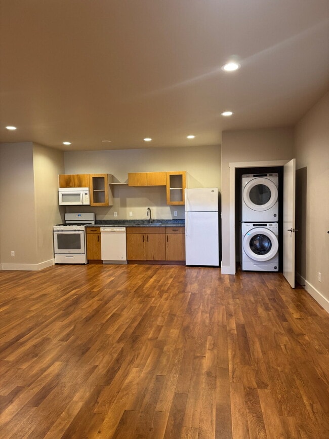 Building Photo - "Charming 1-Bedroom Oasis in the Heart of Lander, WY!"