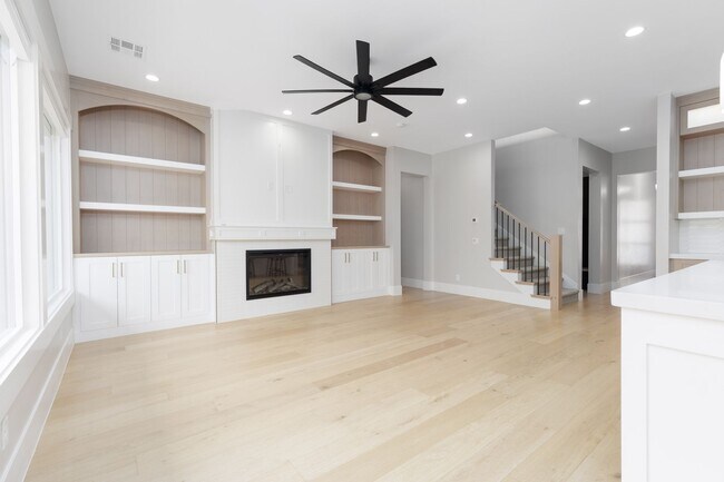 Building Photo - Wonderful 5 bedroom 4 bath home built by New Trend Construction