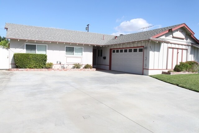 Building Photo - 9687 Azalea Cir
