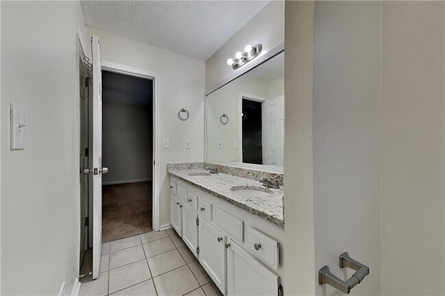 Building Photo - 3253 Glynn Mill Dr