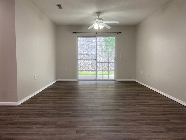 Primary Photo - Condominium in Academy Commons