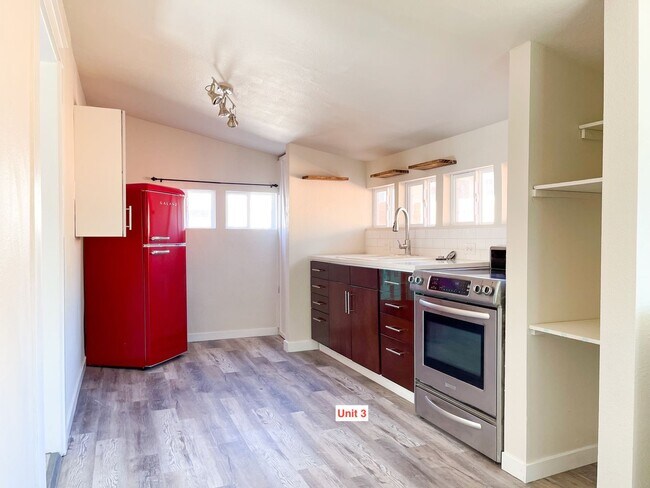 Building Photo - 1/2 off first months rent Totally Renovated Studio! AVAILABLE NOW!!
