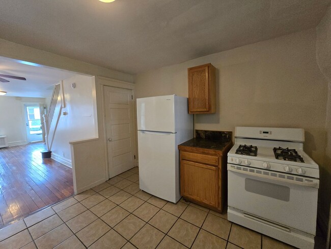 Building Photo - 808 E Morton St