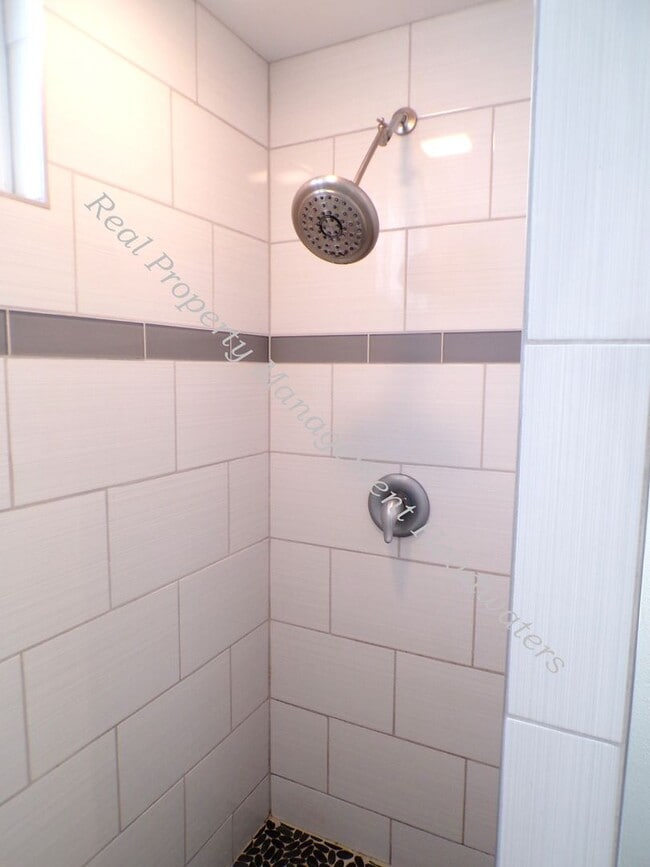 Building Photo - 1525 Aspen St