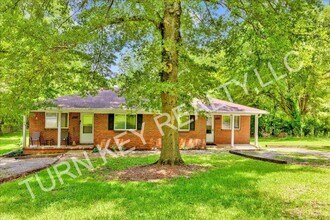 Building Photo - Duplex for Rent in Forestdale **ACCEPTS SE...