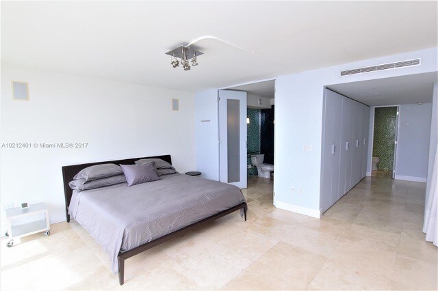 Building Photo - 770 NE 69th St