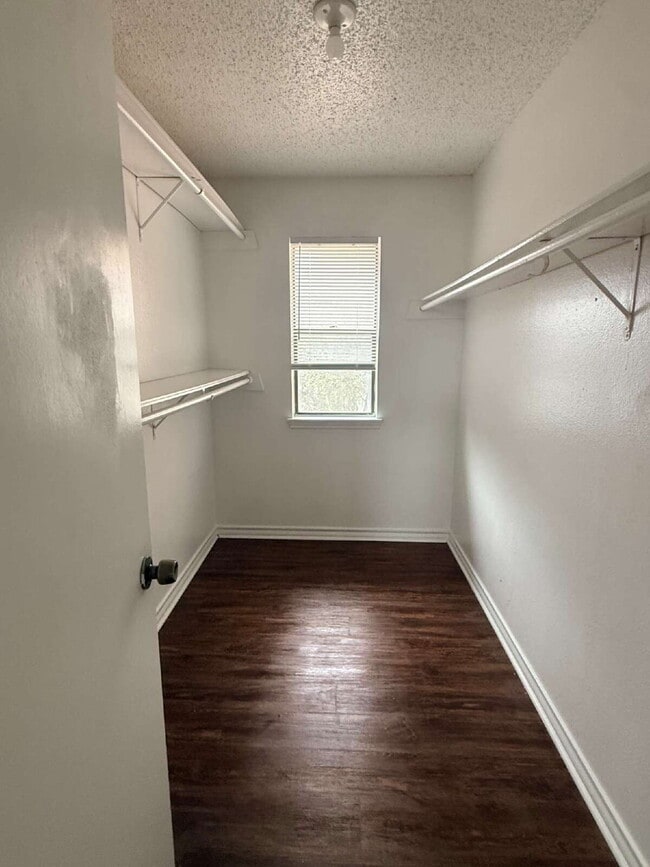 Building Photo - 9824 Ardash Ln