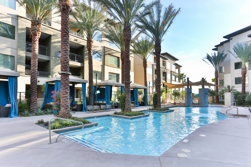 Building Photo - Avant at Fashion Center