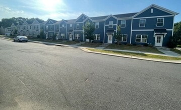 Building Photo - DogwoodVillageTRL108
