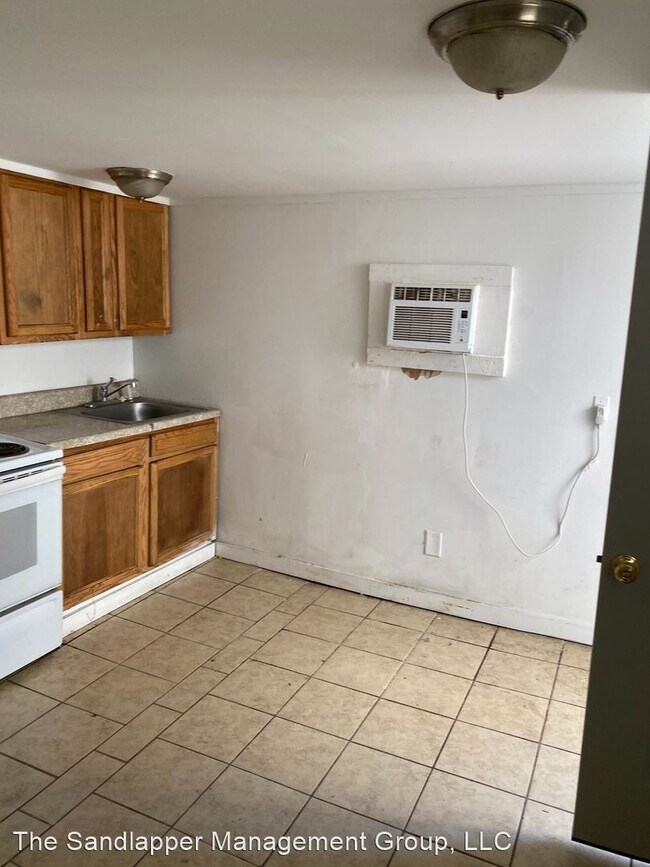 Building Photo - 1 br, 1 bath House - 3336A Kraft Avenue