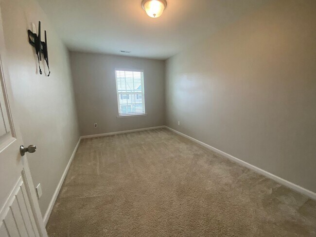Building Photo - **Charming 3/2.5 Townhome in Clayton**