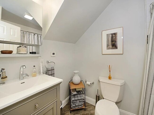 Building Photo - 134 Garden St