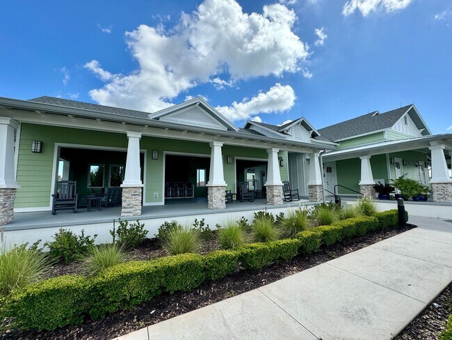 Building Photo - FOR RENT - Fantastic end unit townhouse in...