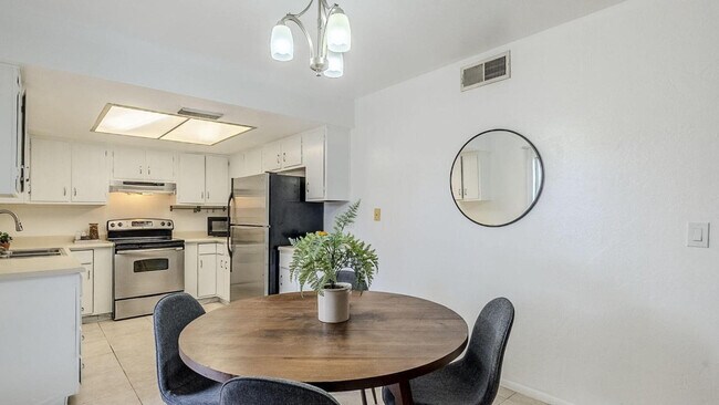 Building Photo - 16 W Loma Vista Dr