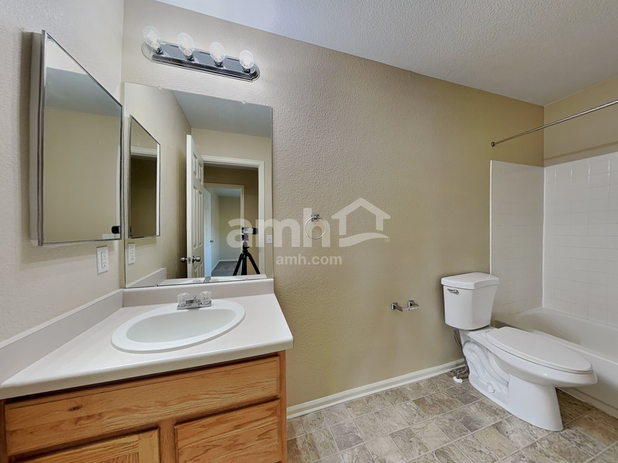 Building Photo - 13938 Ivy St