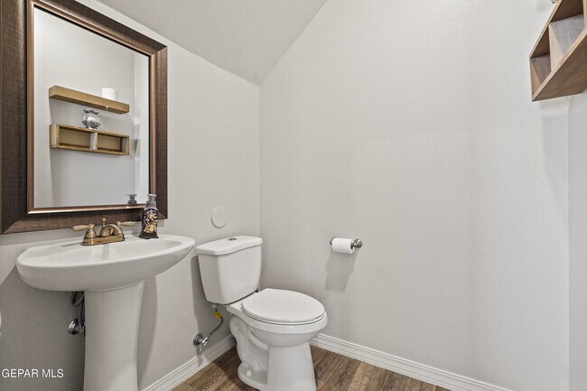 Building Photo - 4524 McBee Ct