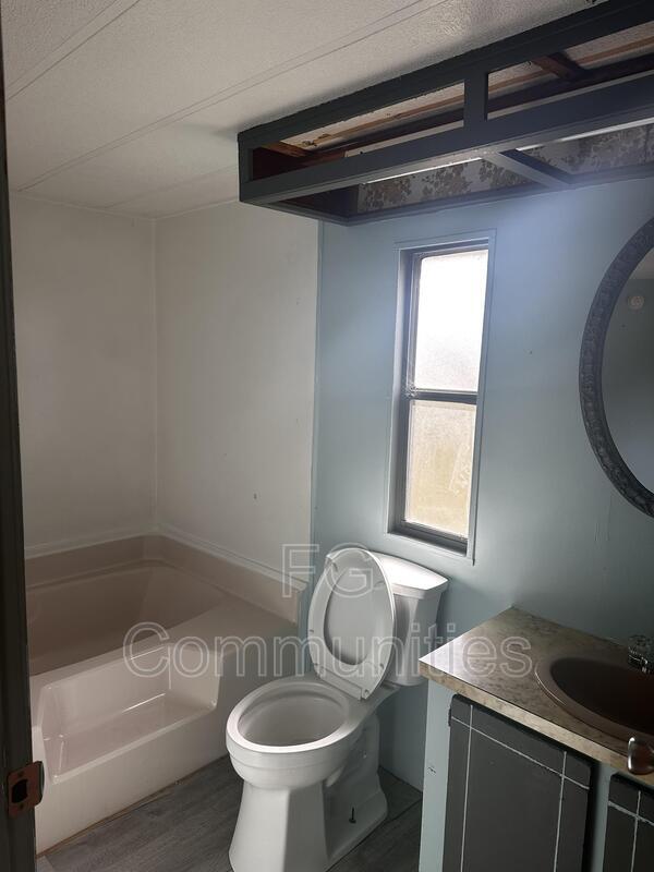 Building Photo - 1815 Conley Rd