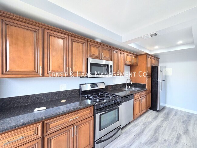 Building Photo - 12526 Cuesta Dr