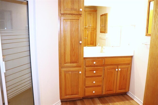 Building Photo - 211 Fox Crossing