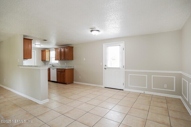 Building Photo - 2766 Frontier Ave