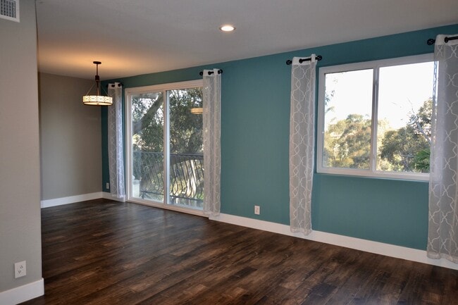 Building Photo - Bankers Hill – 2 BD, 2.5 BA! Two Assigned ...