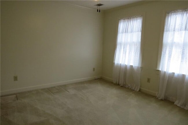Building Photo - 3165 Henderson Walk