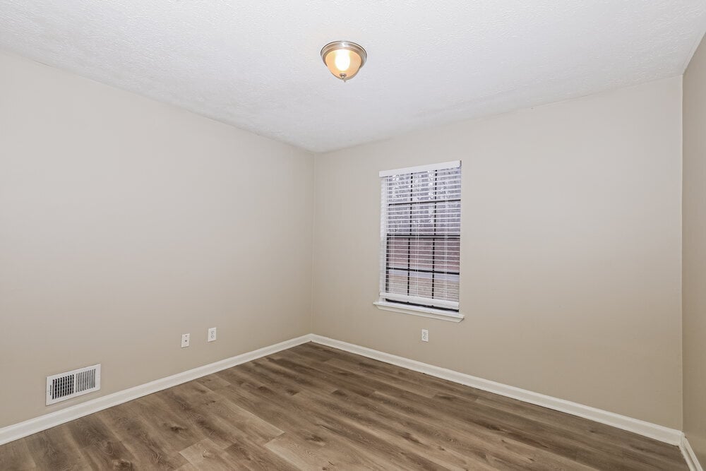 Building Photo - 6207 Radford Dr