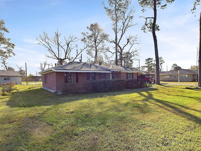 Building Photo - 2814 Balmorhea Ave