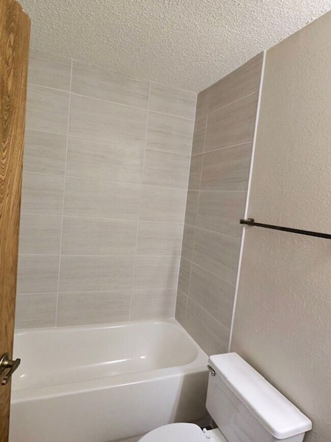 Building Photo - 2317 Garden Park Ct