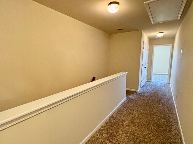 Building Photo - 2723 Morgan Glen Rd NE