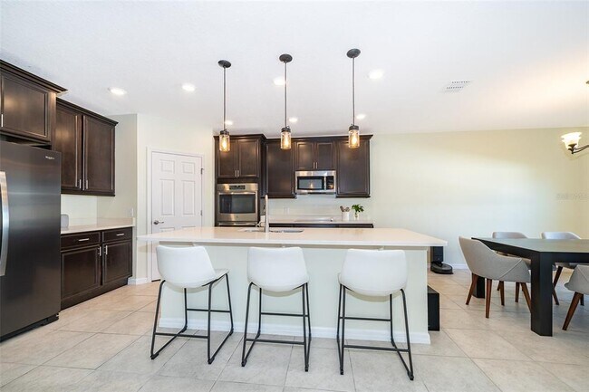 Building Photo - 2630 Summerland Way