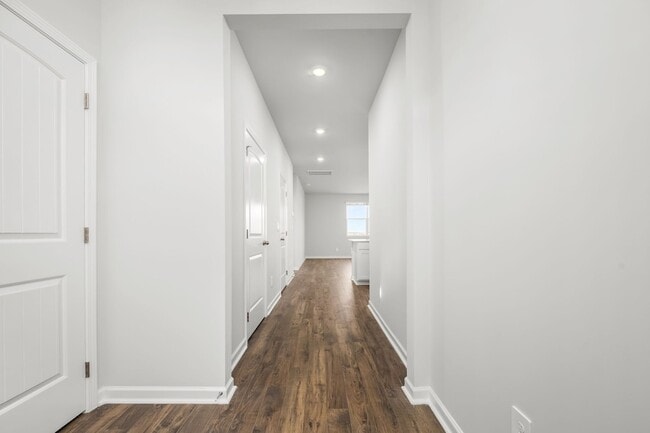 Building Photo - 1510 Mountain View Dr