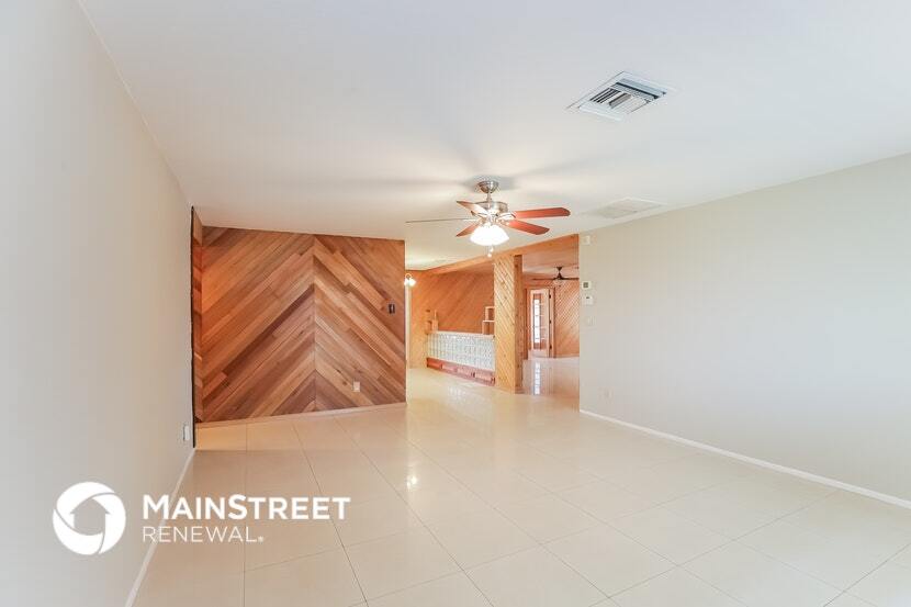 Building Photo - 4613 N 80th Dr