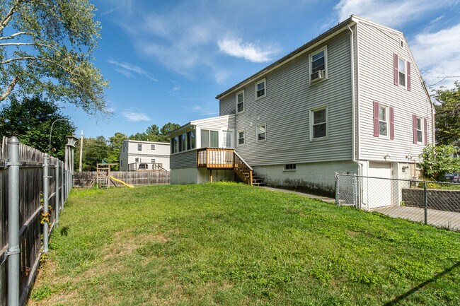 Building Photo - 5 Leon St