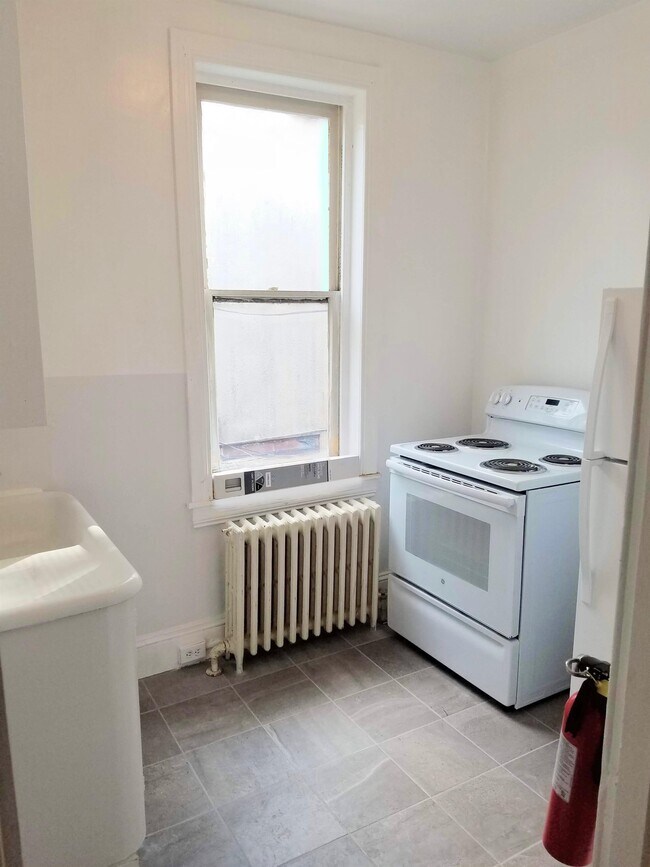 Building Photo - 3246 N 13th St
