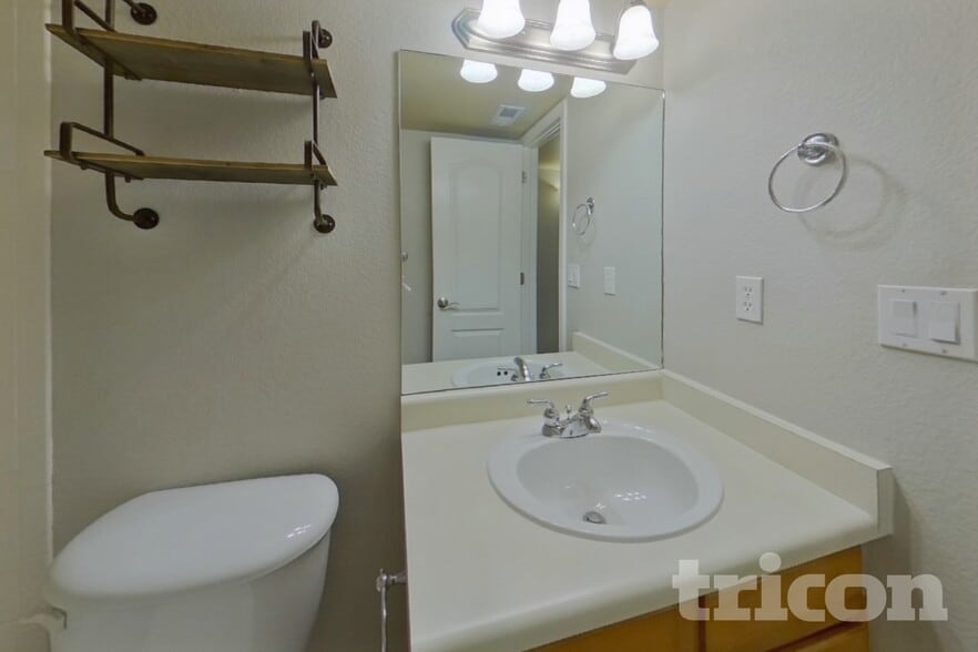 Building Photo - 10857 Greenbelt Dr