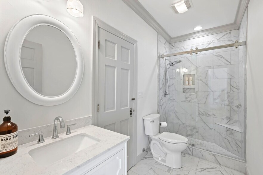 Building Photo - 773 Bonnyneck Dr