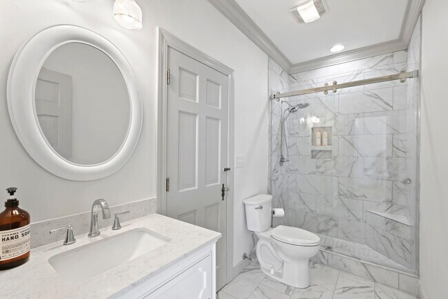 Building Photo - 773 Bonnyneck Dr