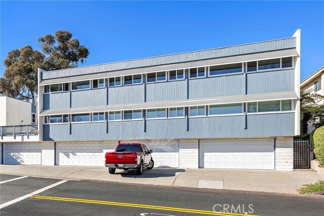 Building Photo - 245 Aster St