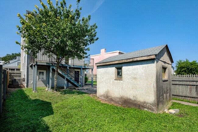 Building Photo - 706 Catherine St