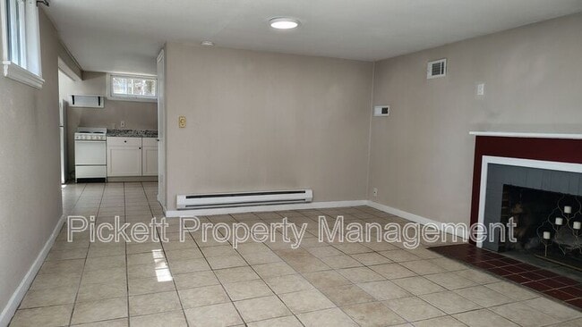 Building Photo - 4121 W D St