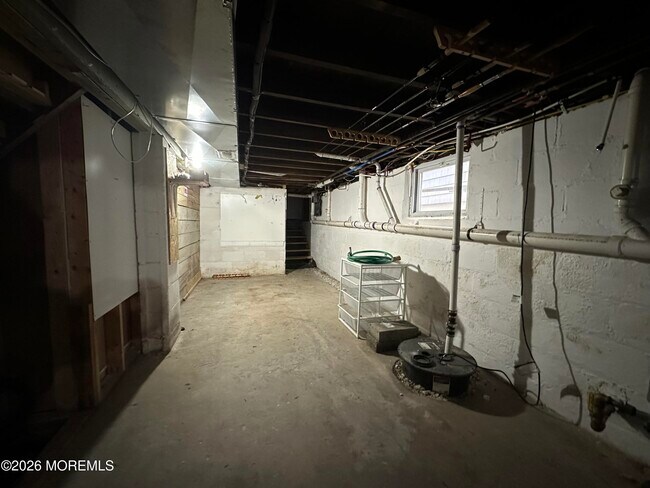 Building Photo - 208 15th Ave