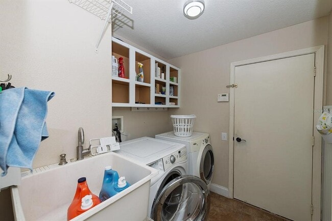 Building Photo - 5050 Silver Charm Terrace