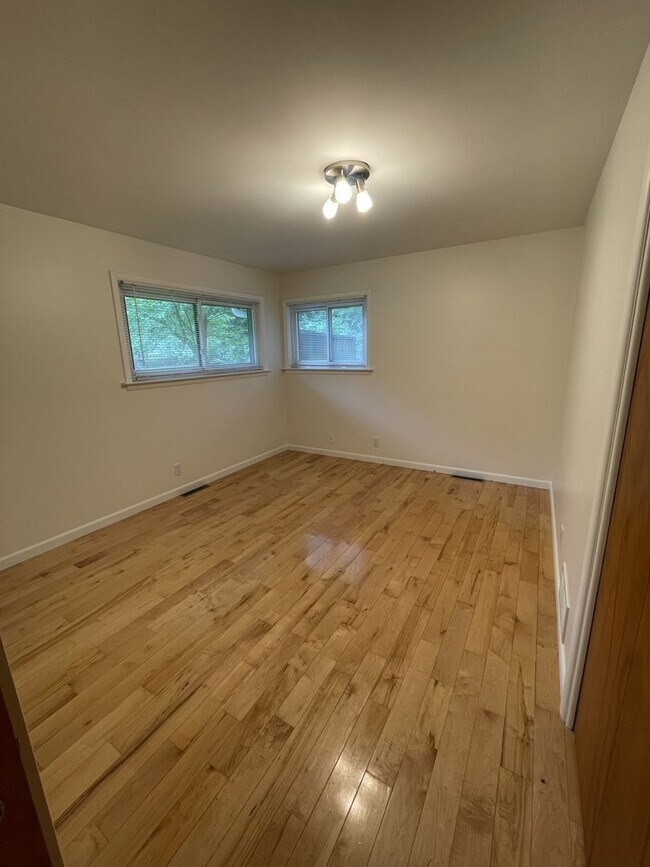 Building Photo - 2855 Whippoorwill Ln