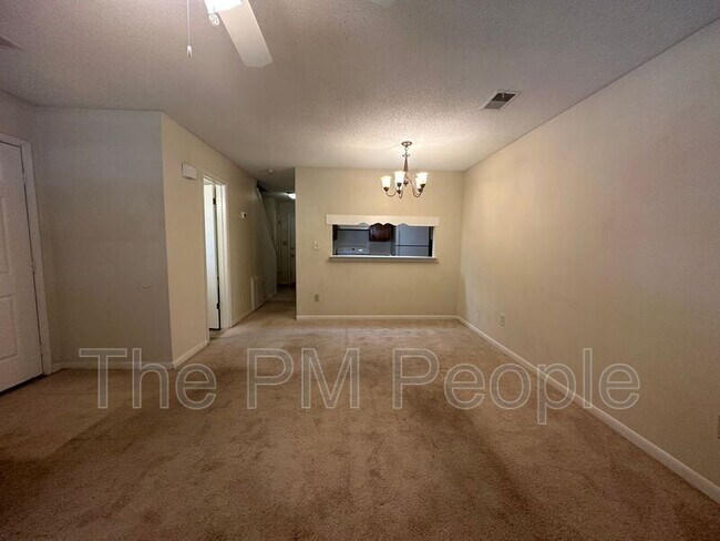 Building Photo - 25 Pointer Ln