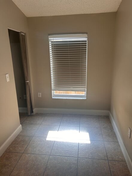 Building Photo - 2958 Cool Breeze Cir