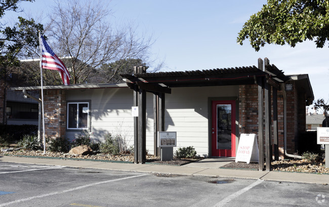 Building Photo - Villas at La Risa