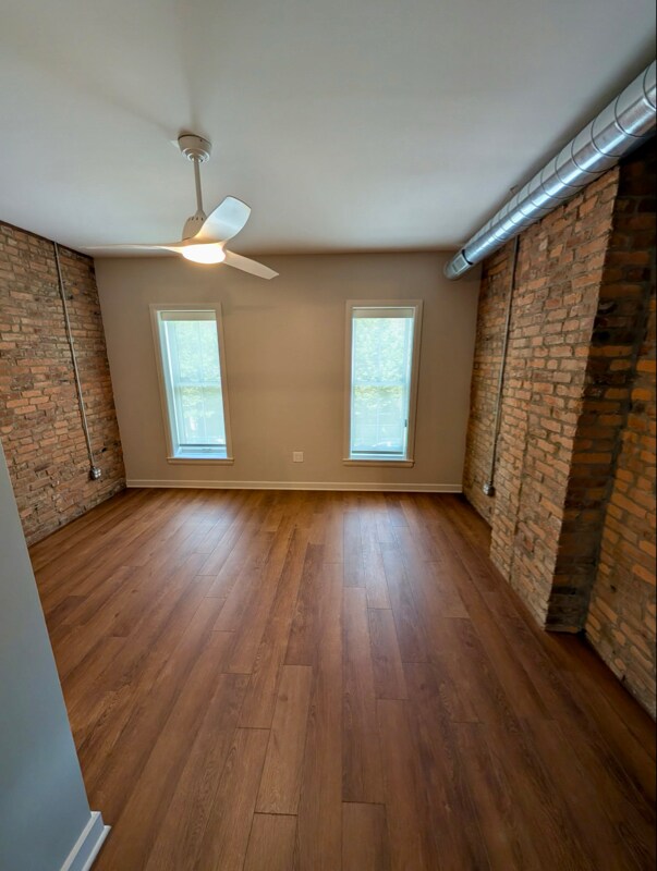 Building Photo - 35 E Lincoln St